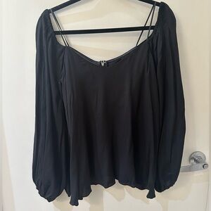 Tuckernuck pomander place black off shoulder top L